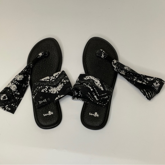Sanuk Sandals Womens 8 Black White Yoga Sling Shoes Fabric Flip Flops Summer - Picture 9 of 11